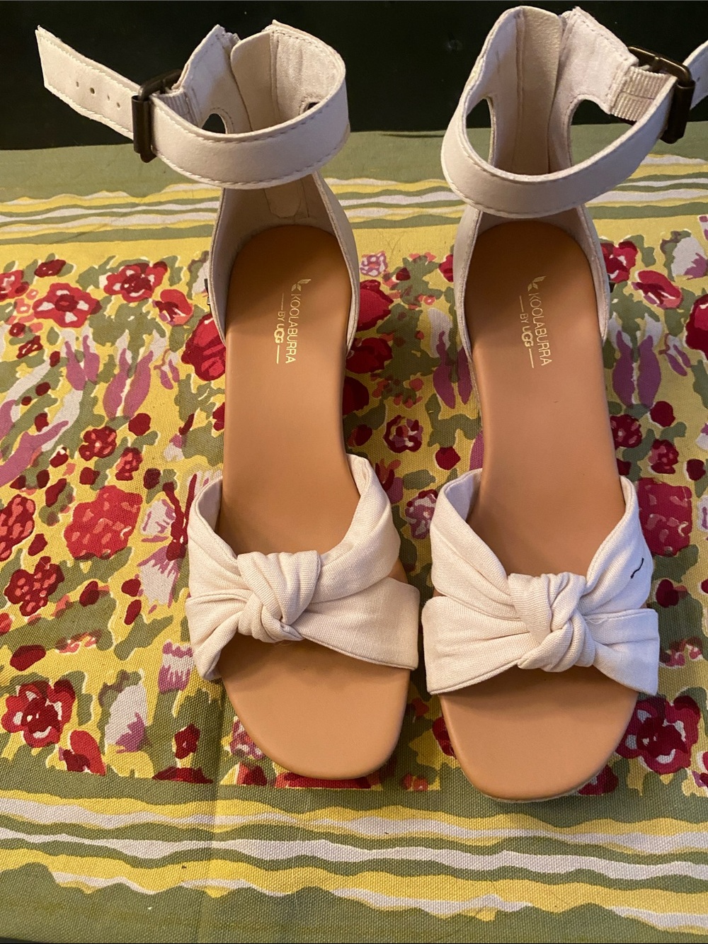 Koolaburra by UGG Cream Knot Front Ankle-Strap Sandals.  Size 8